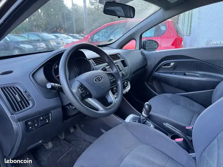 Kia Rio 2012 photo 4