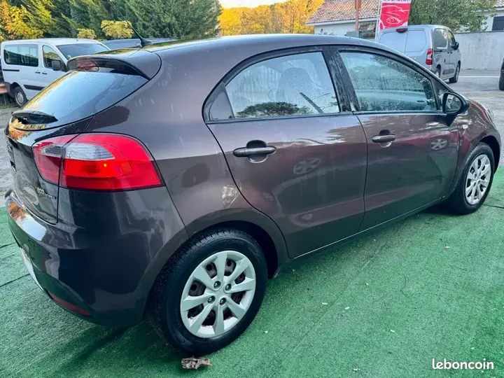 Kia Rio 2012 photo 3