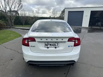 Volvo S60 2015 photo 4