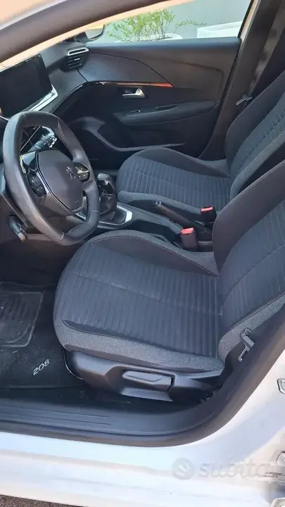 Peugeot 208 2023 photo 5