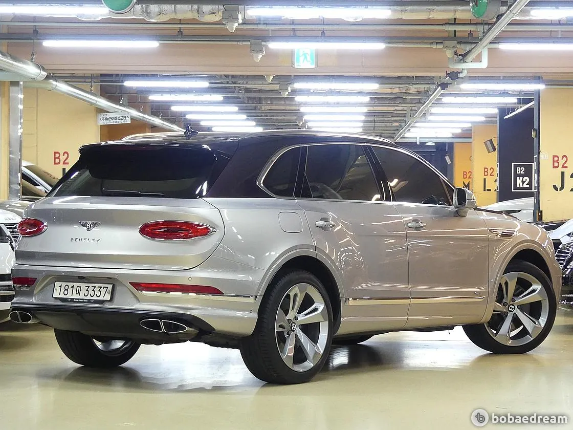 Bentley Bentayga 2023 photo 3