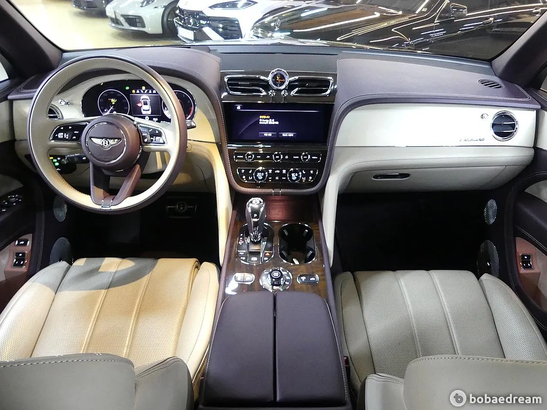 Bentley Bentayga 2023 photo 4