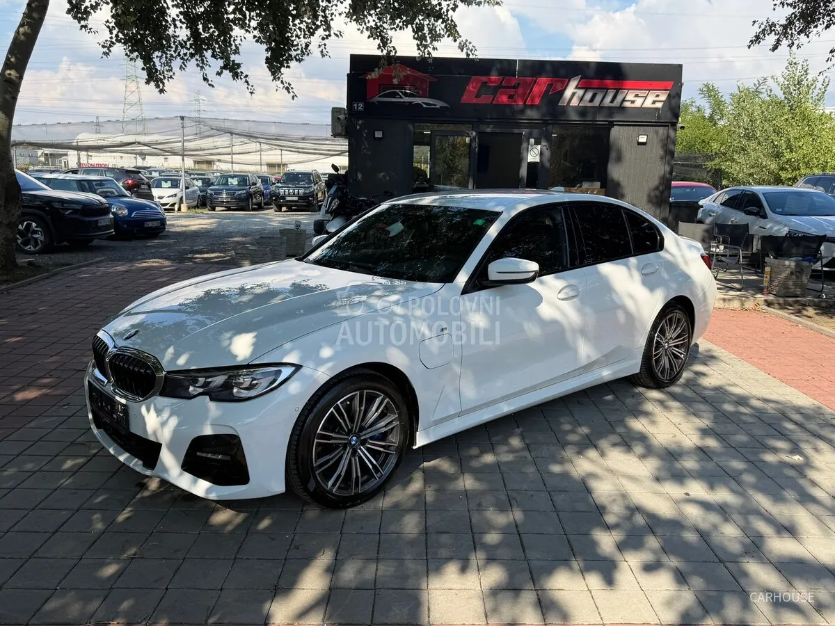 BMW 330