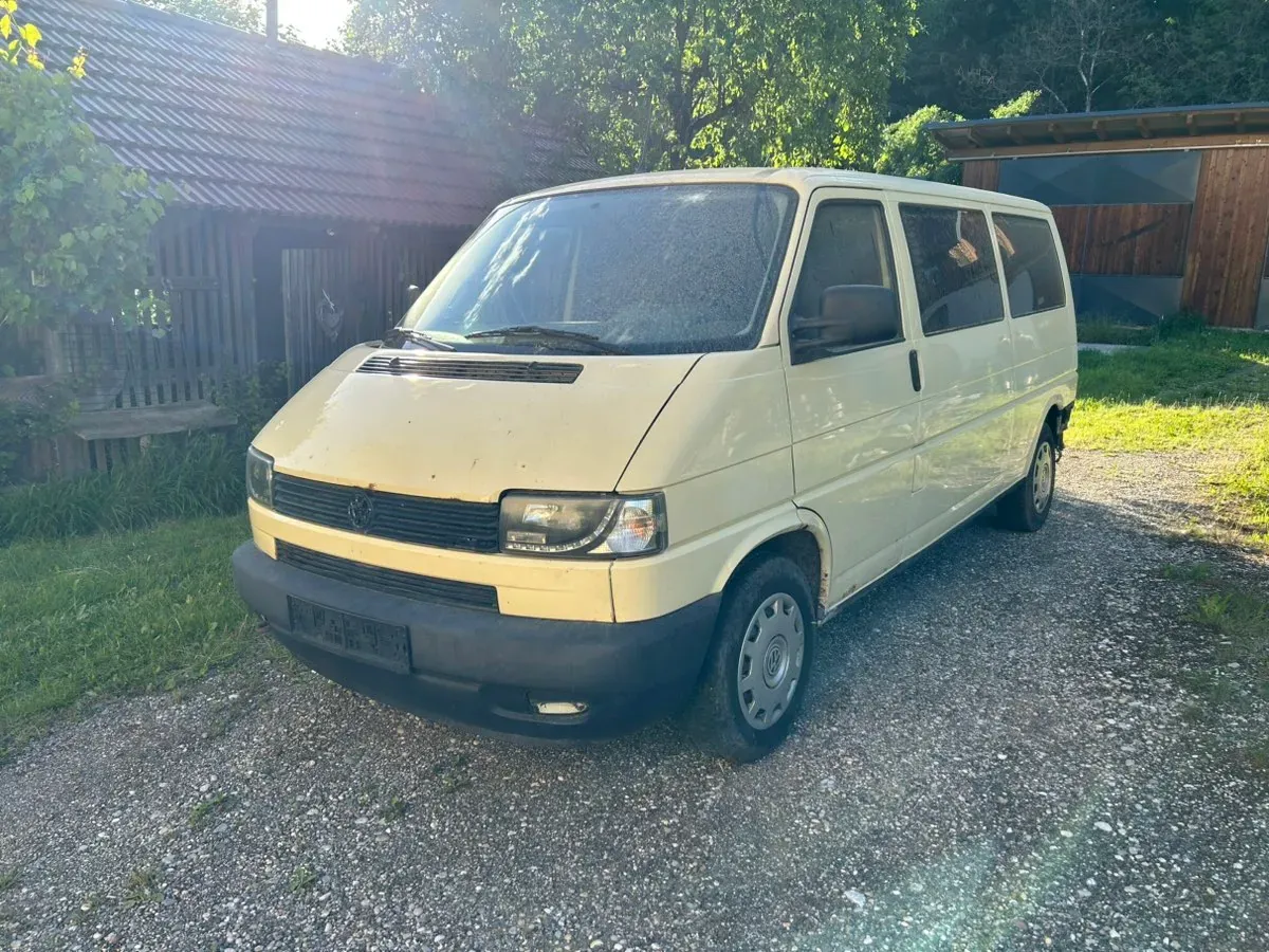 Volkswagen T4 1999 photo 3