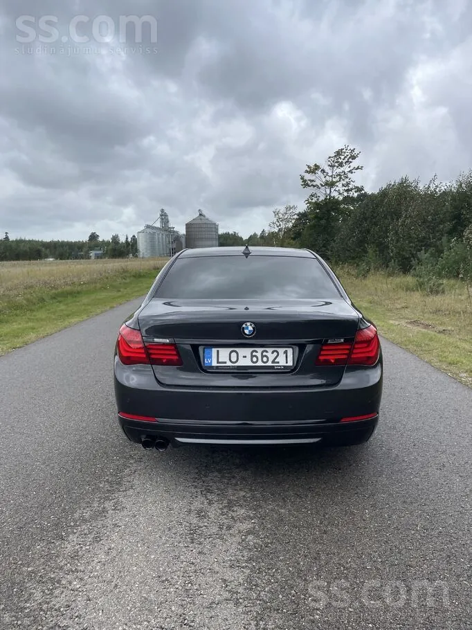 BMW 730 2013 photo 3