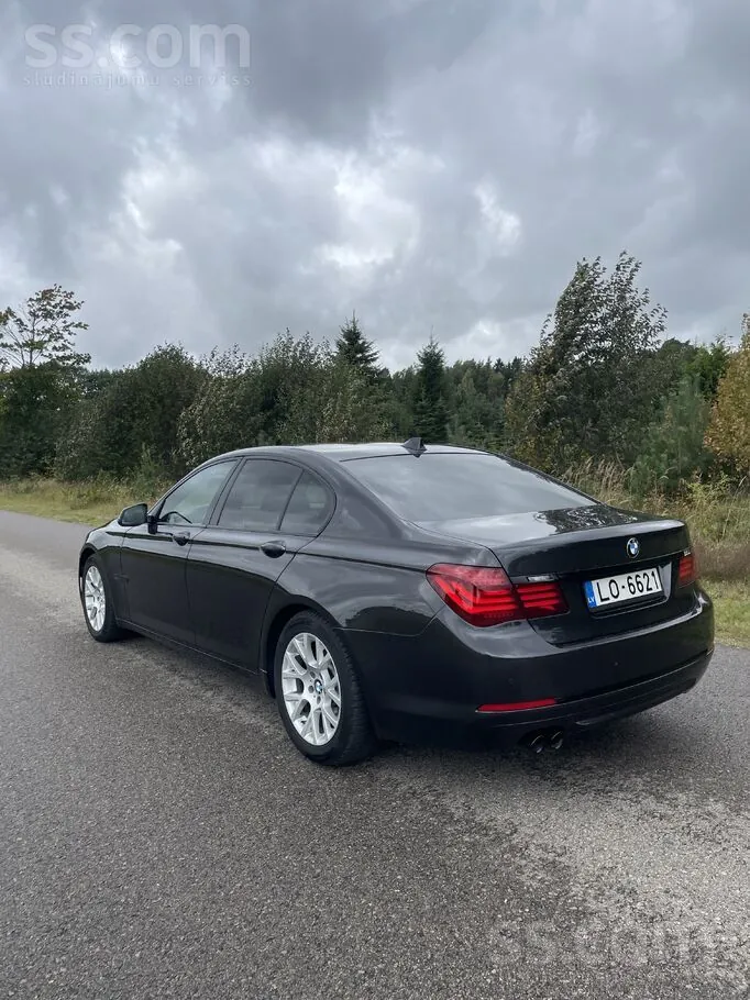 BMW 730 2013 photo 4