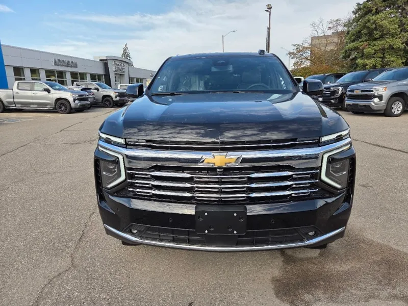 Chevrolet Suburban 2026 photo 3