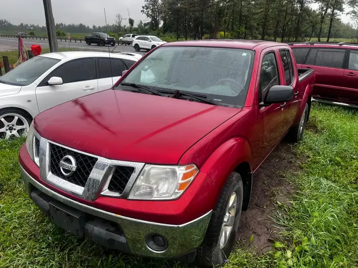 Nissan Frontier 2012 photo 2