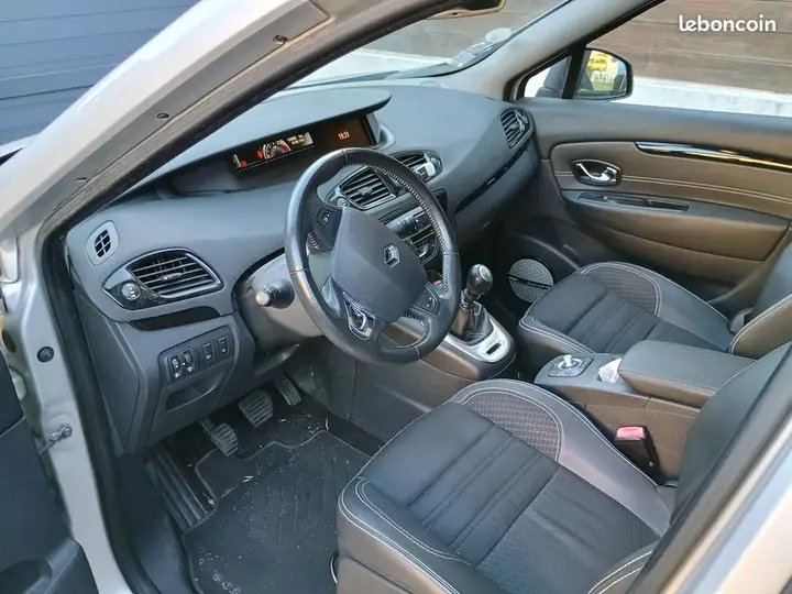 Renault Grand Scenic 2016 photo 3