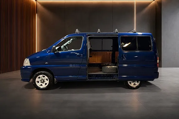 Toyota Hiace 2007 photo 3