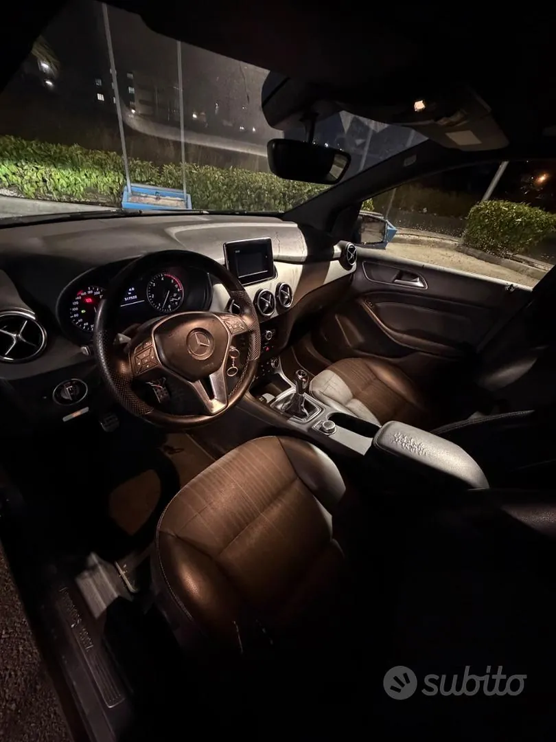 Mercedes-Benz B-Class 2012 photo 5