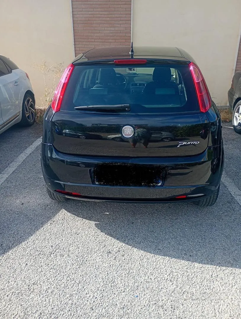 Fiat Grande Punto 2010 photo 4