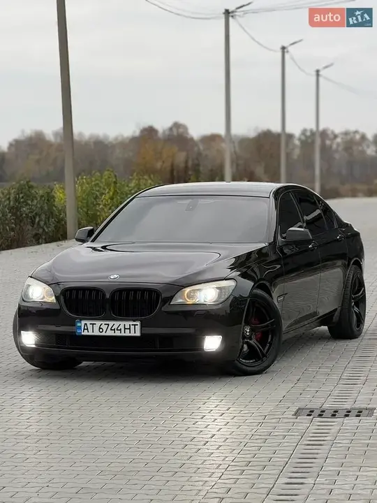 BMW 7 Series 2010 photo 3