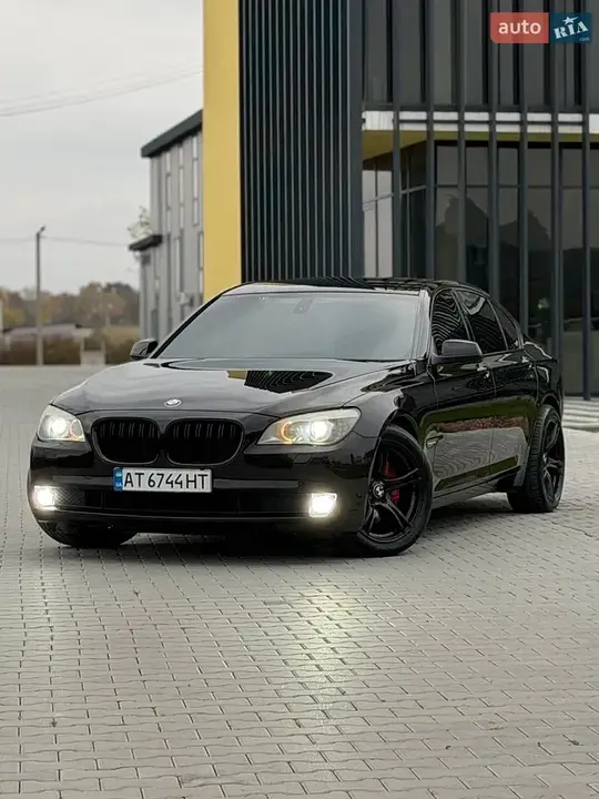 BMW 7 Series 2010 photo 4