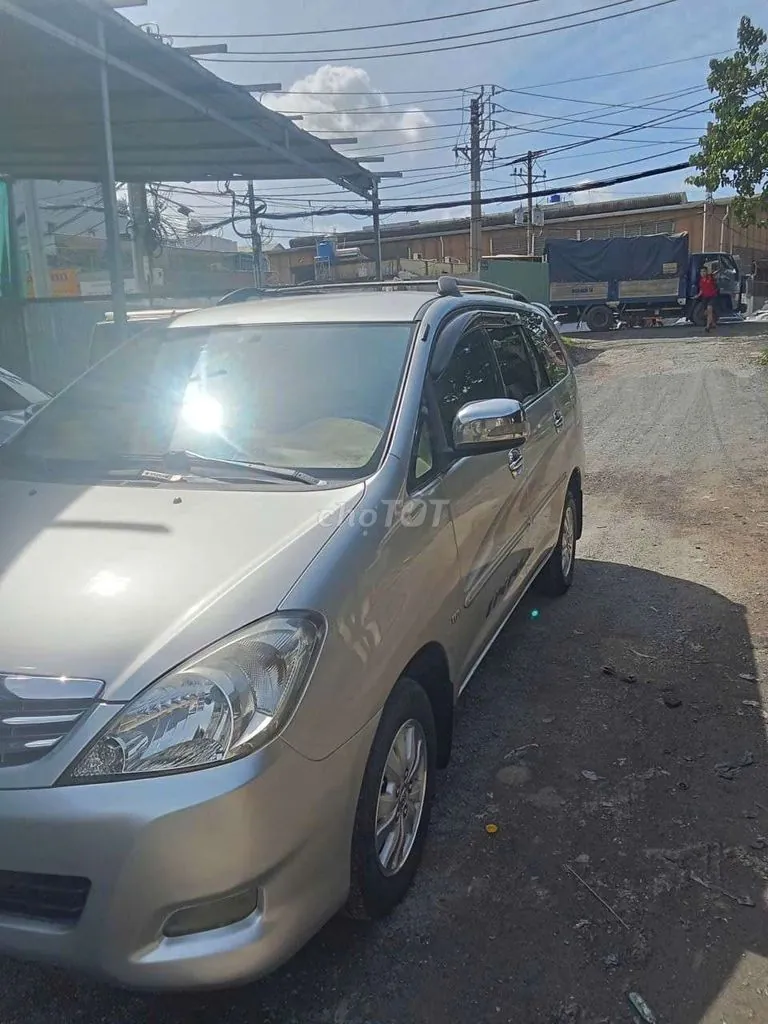 Toyota Innova 2009 photo 2