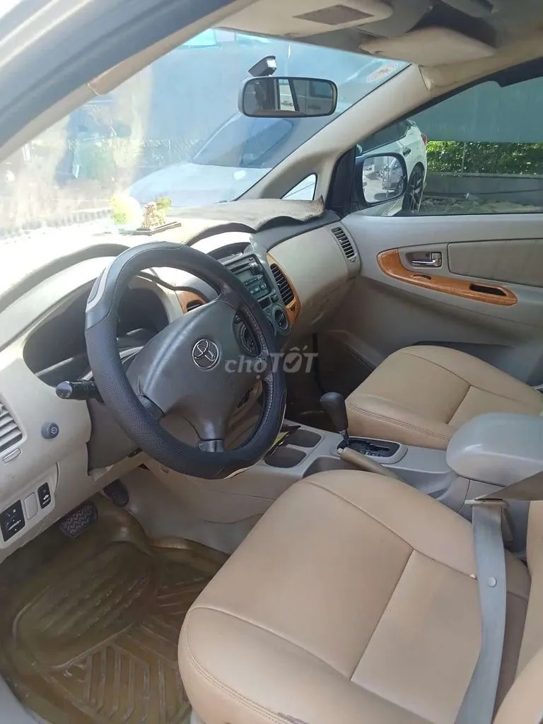 Toyota Innova 2009 photo 4