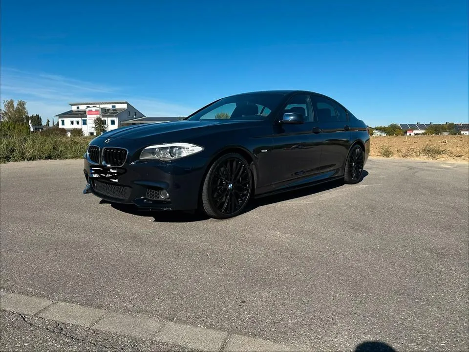BMW 528I