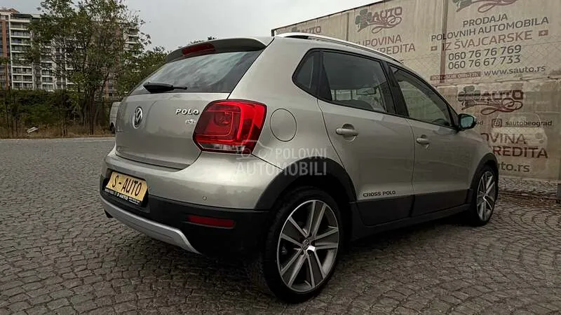 Volkswagen Cross Polo 2013 photo 5