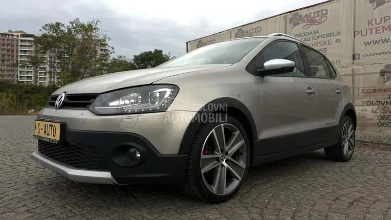 Volkswagen Cross Polo 2013 photo 4