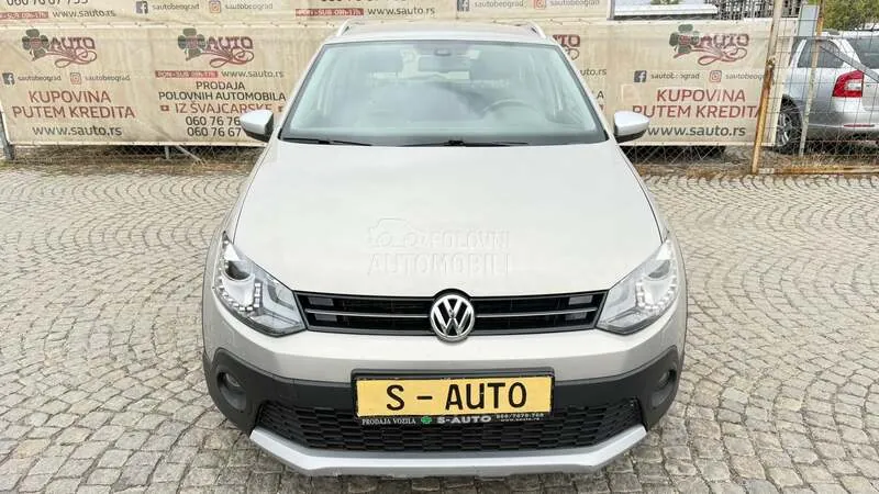 Volkswagen Cross Polo 2013 photo 2