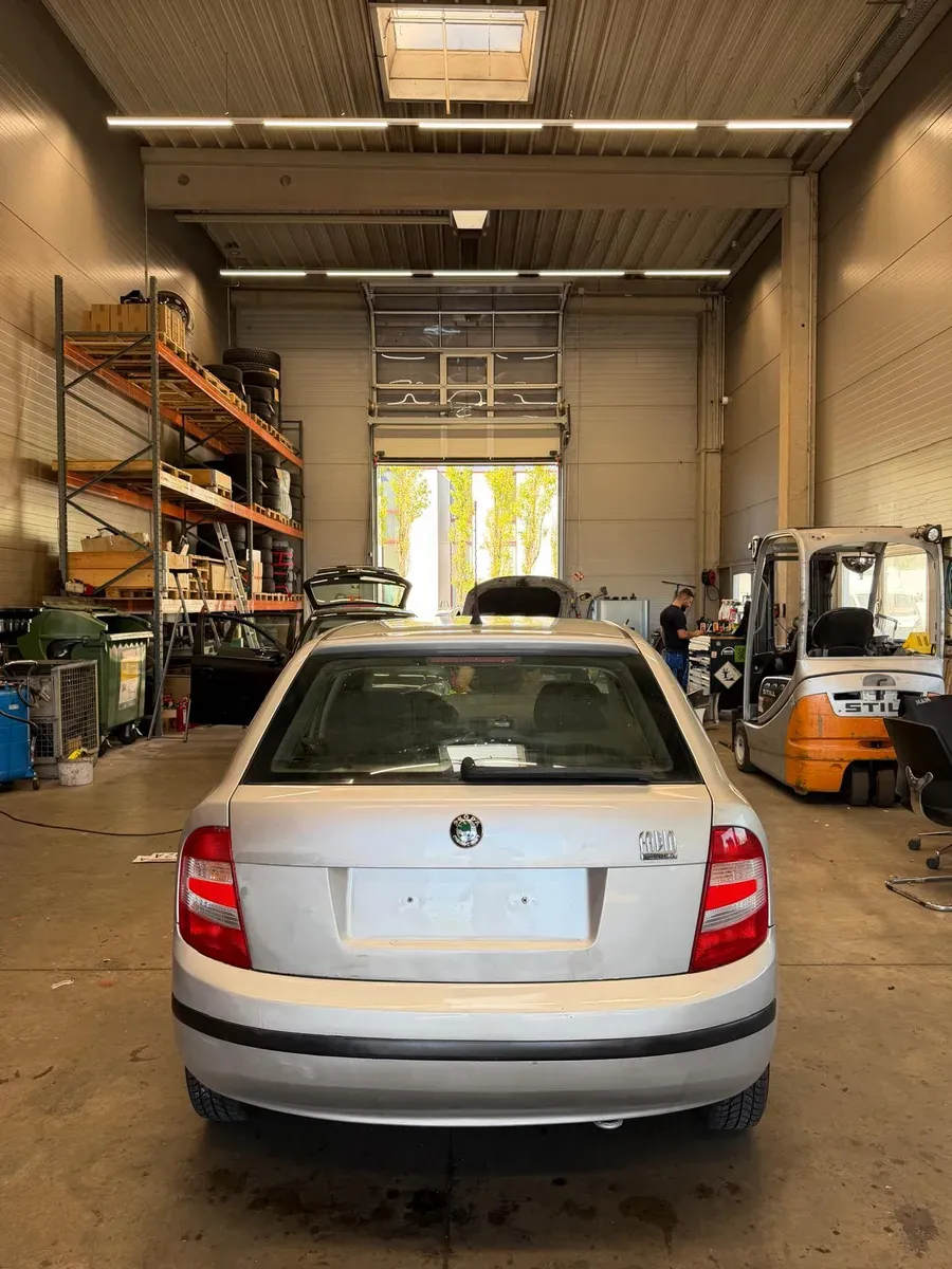Skoda Fabia 2006 photo 2