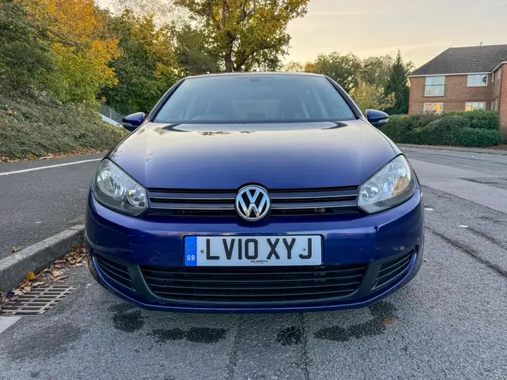 Volkswagen Golf 2010 photo 2