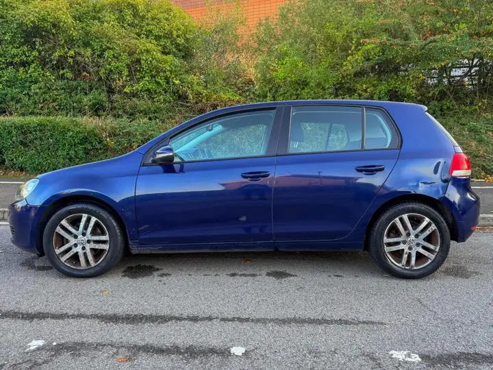 Volkswagen Golf 2010 photo 5
