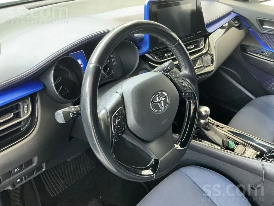 Toyota C-Hr 2017 photo 4