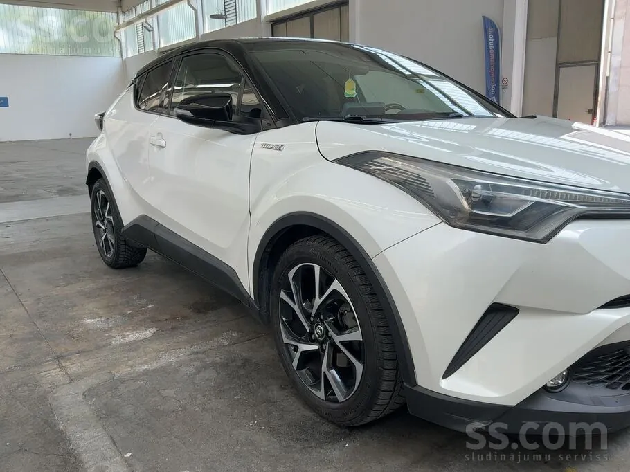 Toyota C-Hr 2017 photo 3