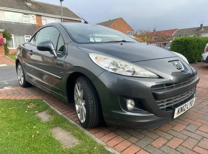 Peugeot 207 2012 photo 5