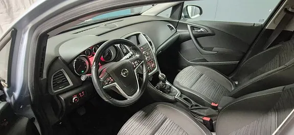 Opel Astra 2015 photo 2