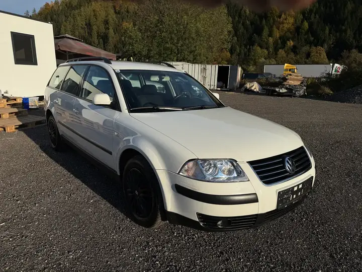 Volkswagen Passat Variant 2003 photo 2