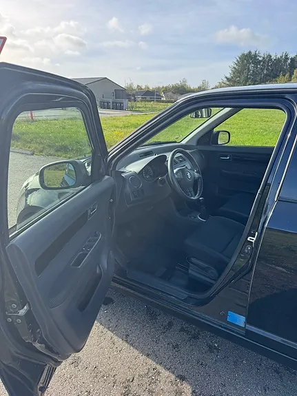 Suzuki Swift 2006 photo 5