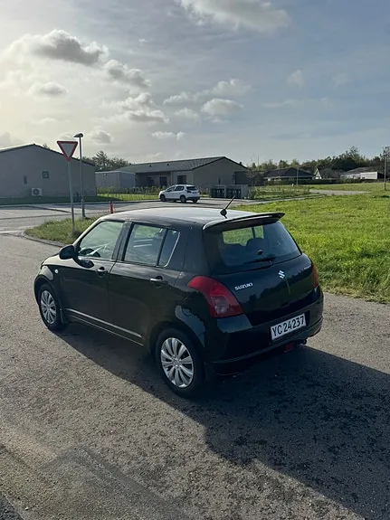 Suzuki Swift 2006 photo 4