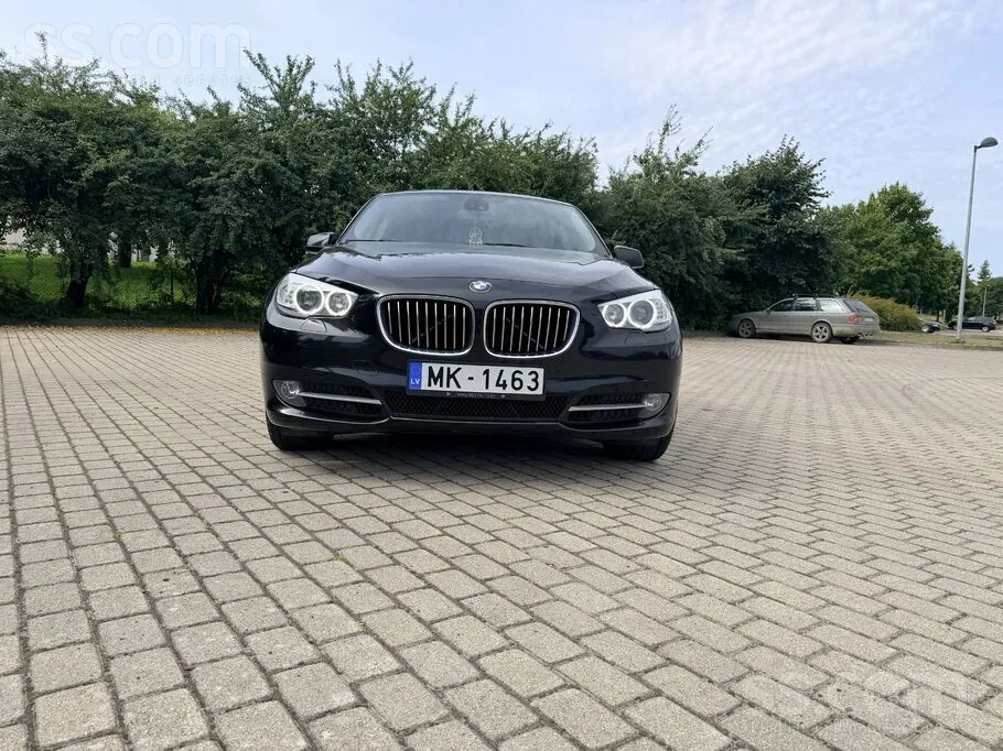 BMW 530 2011 photo 2