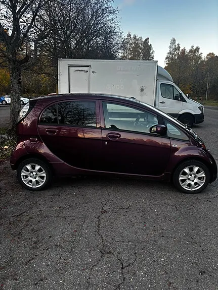 Mitsubishi I-Miev 2012 photo 4