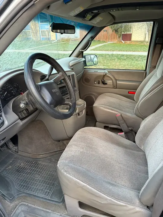 GMC Safari 2004 photo 3