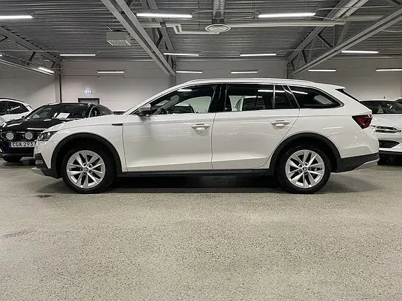 Skoda Octavia Scout 2022 photo 2