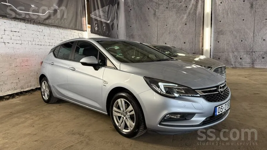 Opel Astra 2019 photo 2