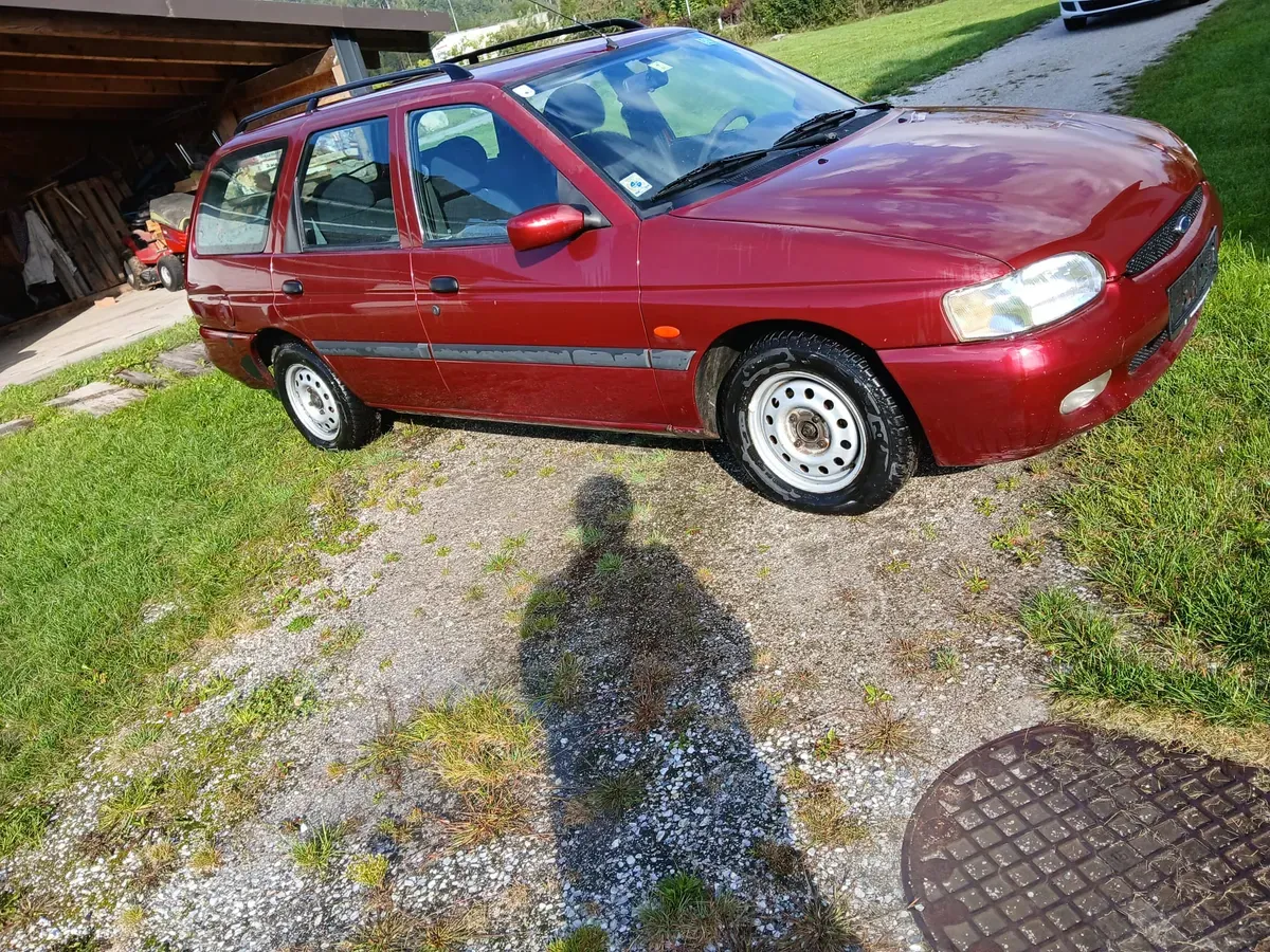 Ford Escort 2000 photo 3