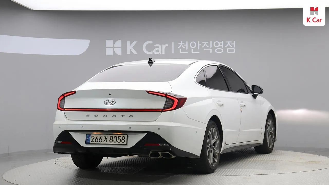 Hyundai Sonata 2022 photo 2