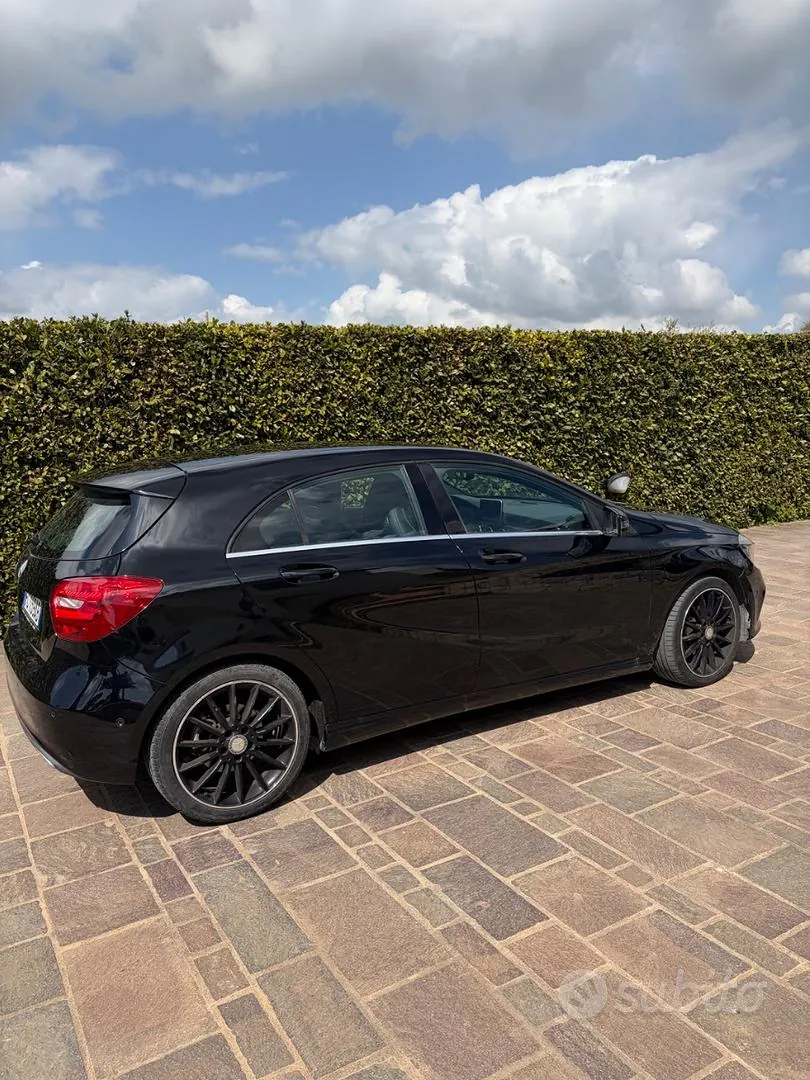Mercedes-Benz A 2016 photo 2
