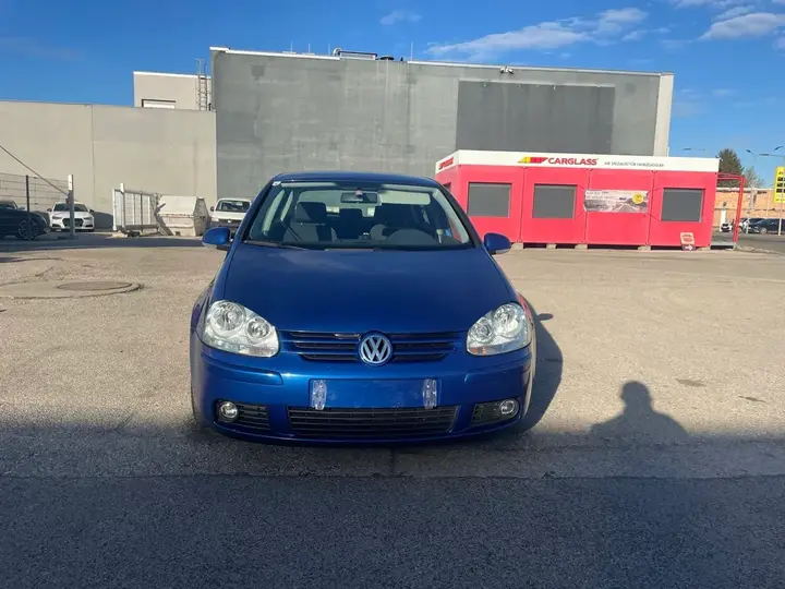 Volkswagen Golf 2005 photo 2