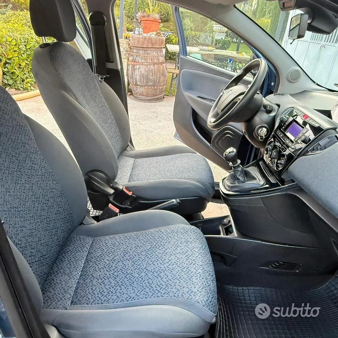 Lancia Ypsilon 2022 photo 3
