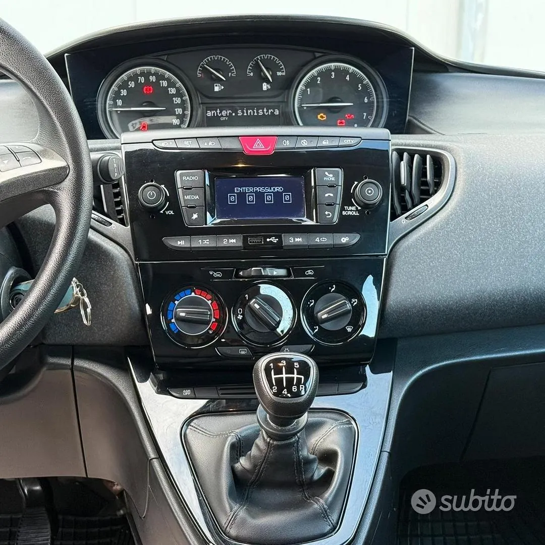 Lancia Ypsilon 2022 photo 5