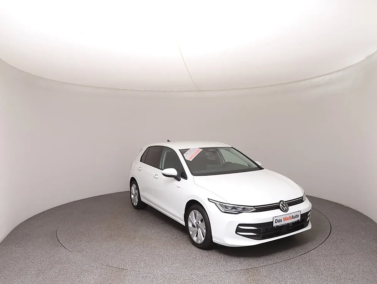 Volkswagen Golf 2026 photo 2