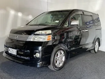 Toyota Voxy 2006 photo 4