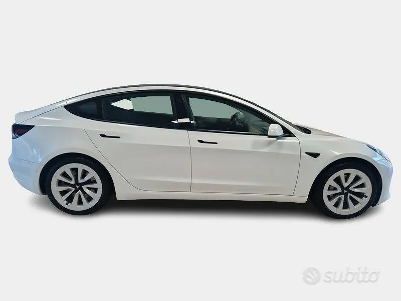 Tesla Model 3 2020 photo 3