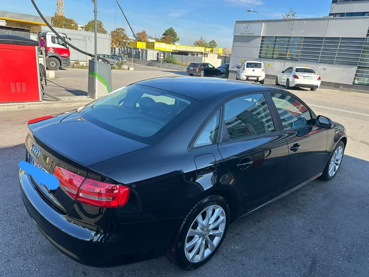 Audi A4 2012 photo 3