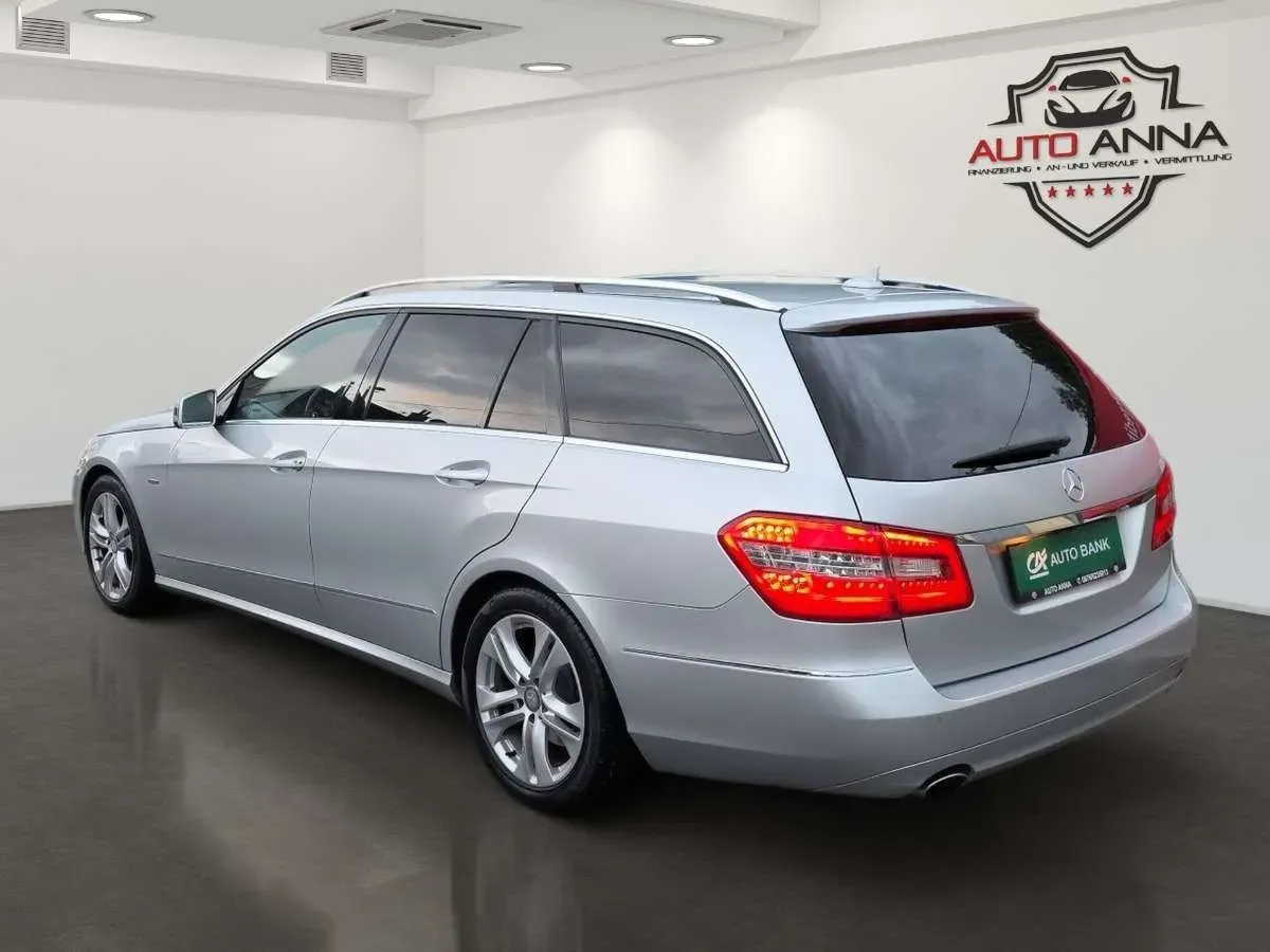 Mercedes-Benz E-Class 2011 photo 3
